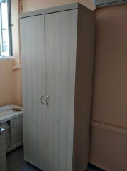 Офисный шкаф для верхней одежды